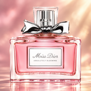 Dior Miss Dior Absolutely Blooming EDP 100 ml – flakon perfum w luksusowej aranżacji reklamowej