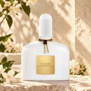 Tom Ford White Patchouli EDP 100 ml – flakon perfum w luksusowej aranżacji reklamowej